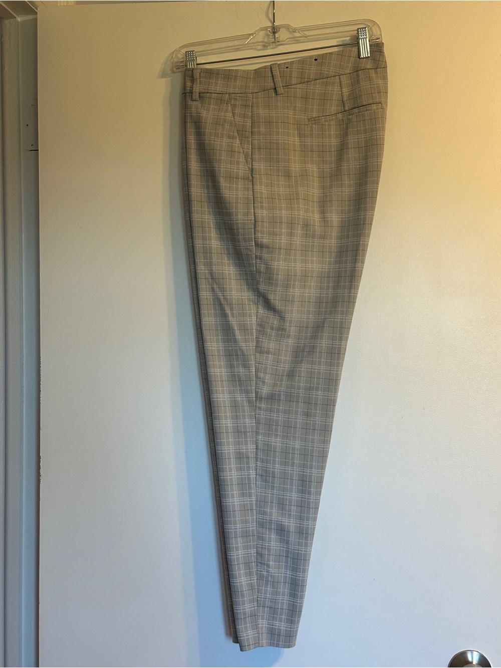 Women’s Liverpool Plaid Pants - Light Gray